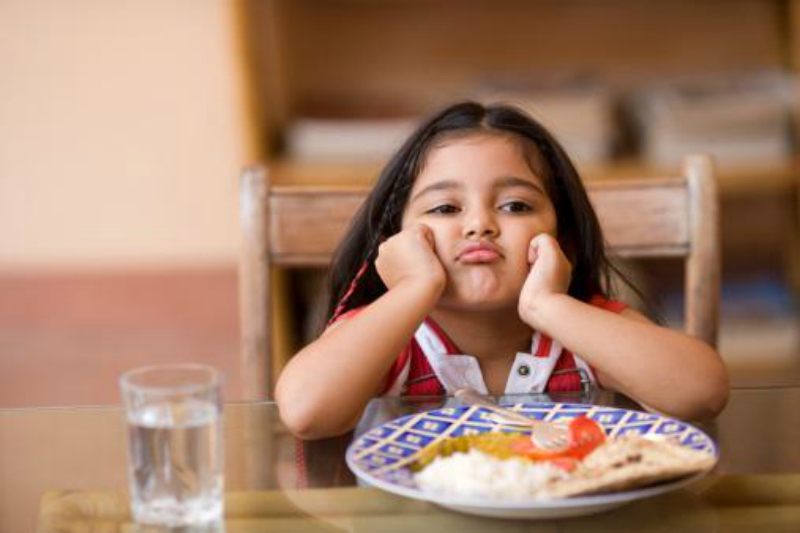 Vì sao trẻ biếng ăn và các giải pháp giúp kích thích trẻ ăn ngon miệng